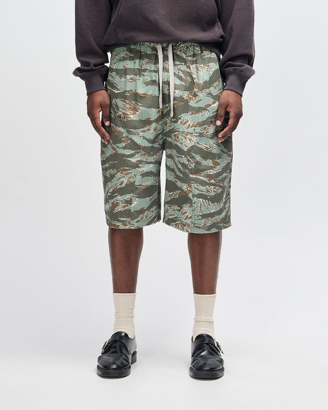 UNFORSEEN SHORT - GROUND COVER GREEN