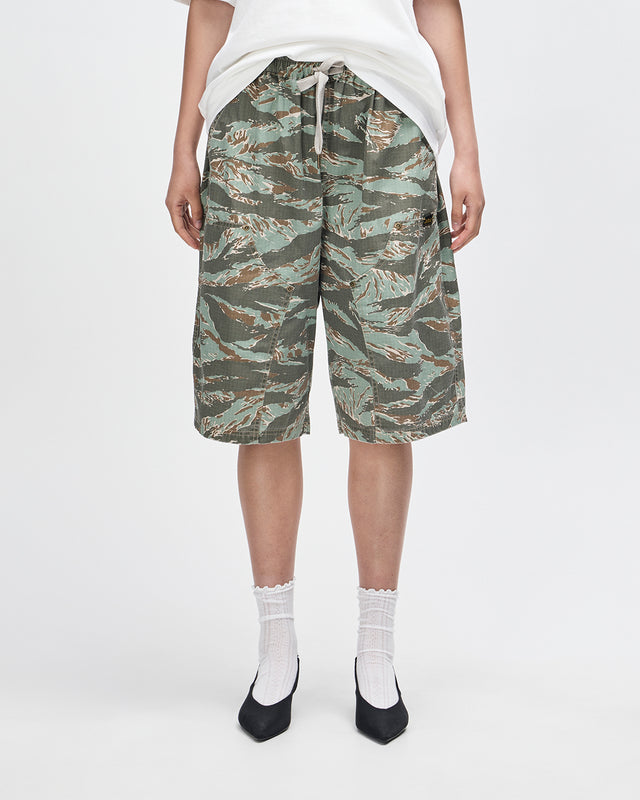 UNFORSEEN SHORT - GROUND COVER GREEN