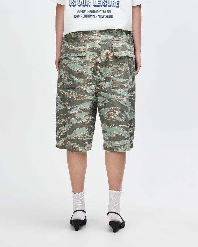 UNFORSEEN SHORT - GROUND COVER GREEN