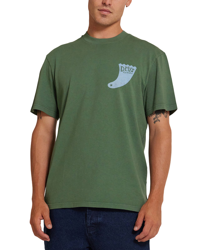 SINGLE FIN TEE  - HILLSIDE GREEN