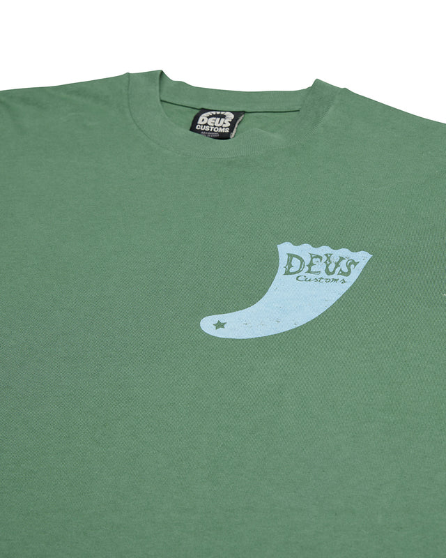 SINGLE FIN TEE  - HILLSIDE GREEN