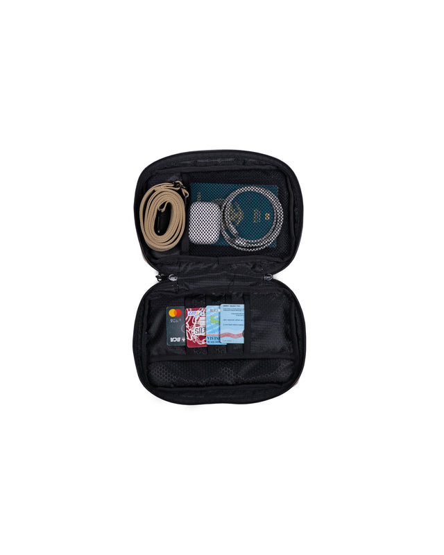 DEUS TRAVEL POUCH - STONE