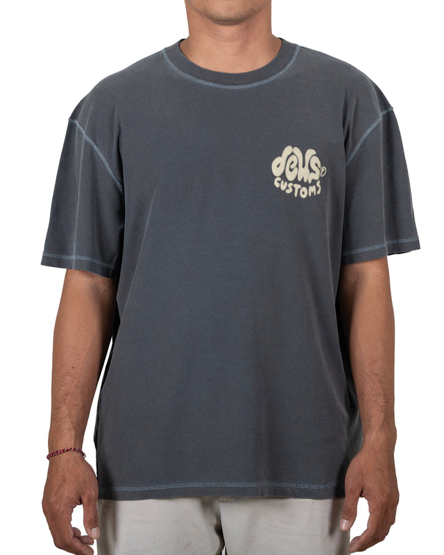 DEBRIS REVERSE TEE - ANTHRACITE